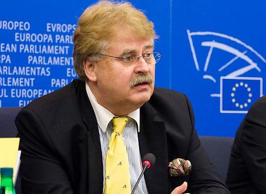 Unión Europea presiona Ucrania por uso de la fuerza contra manifestantes